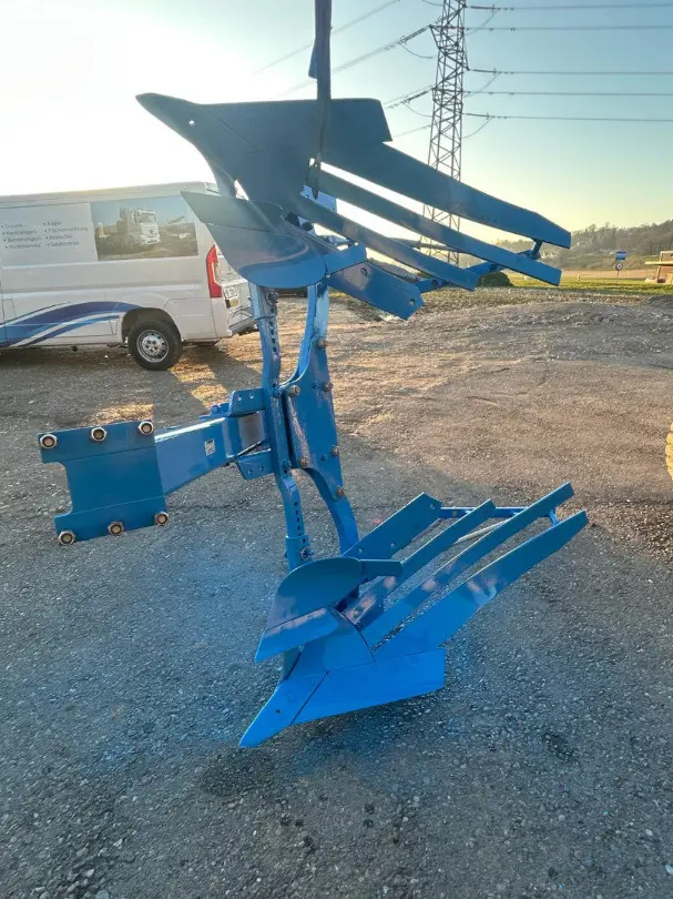 a21d2fbc-2025-4690-8241-fd112b63dbab-EurOpal7 2.jpg