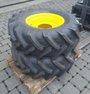 4x Kompletträder / BKT AgriMax RT765 und RT657
