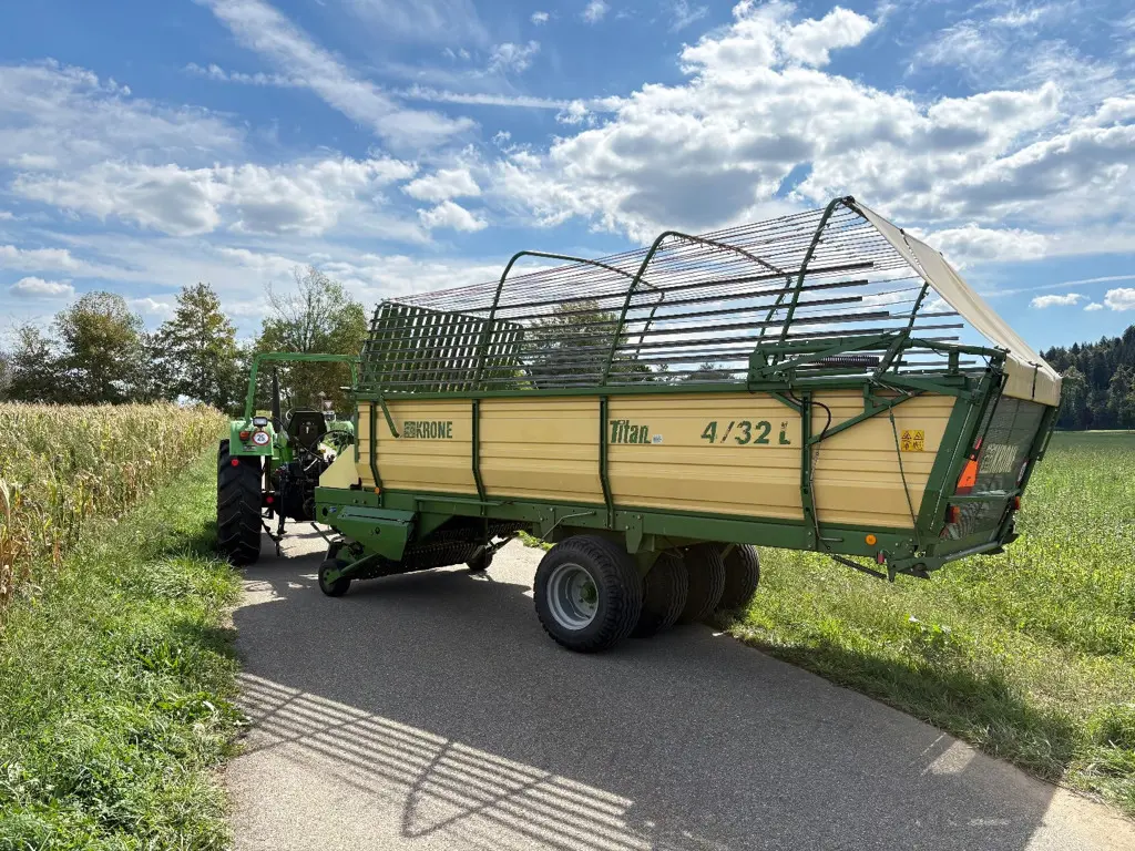 Krone Ladewagen Titan 4/32