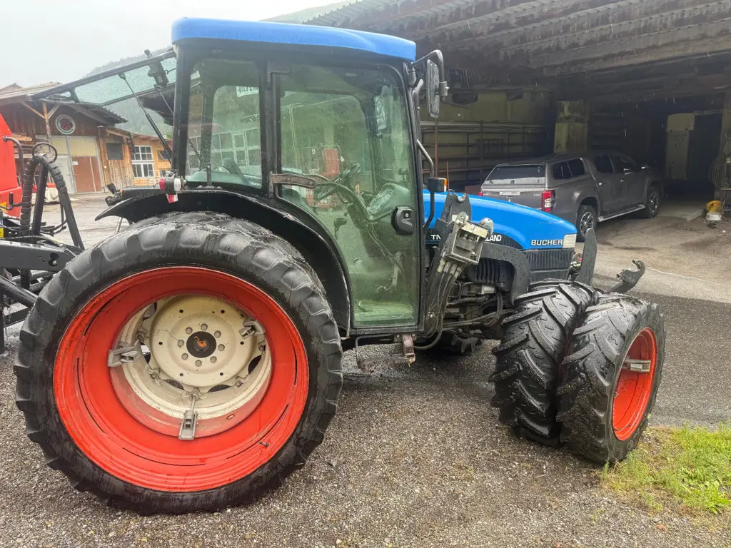 New Holland TN75D