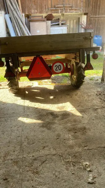 5dcdb50b-8f1a-4686-b739-abe48e9adac3-Motormäher mit Triebachsanhänger 3.jpg