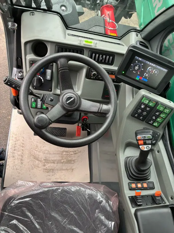 0ddad75b-ba8b-4b95-8cf6-765a87848362-WhatsApp Image 2026-02-04 at 15.08.24 (3).jpg