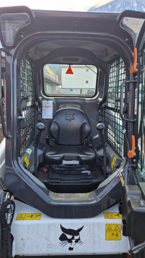 32b47913-9d46-4c1e-8002-91257d64b52d-S450 B4J713013 (1).jpg