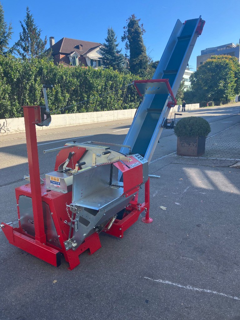 Brennholzfräse mit Förderband