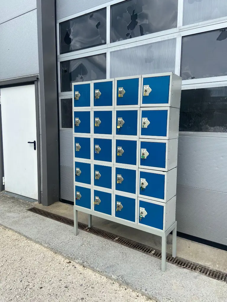 c3c6e914-dd9f-4a8a-88c3-b1ba7ca152dc-Garderobenschrank_02.jpg