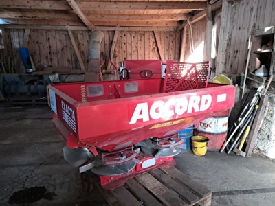 Distributeur d'engrais / Düngerstreuer