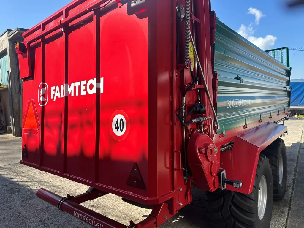 eb6bff11-f430-4ad2-8ba1-c7fea77debd6-Farmtech Miststreuer 1.jpg