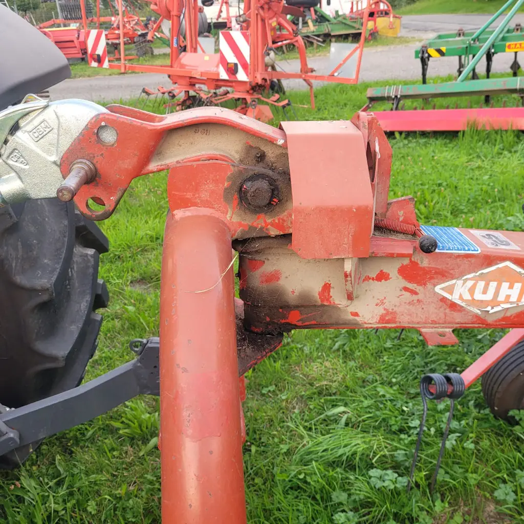 9ea5a4f6-935d-46e1-9e77-c72d5c1be288-kuhn alt.jpg