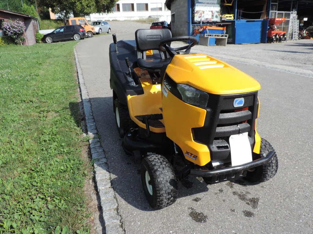 580ee978-eda6-467a-9a37-03a8545b61a4-23308 Cub Cadet Rasentraktor XT2 PR95 (5).jpg