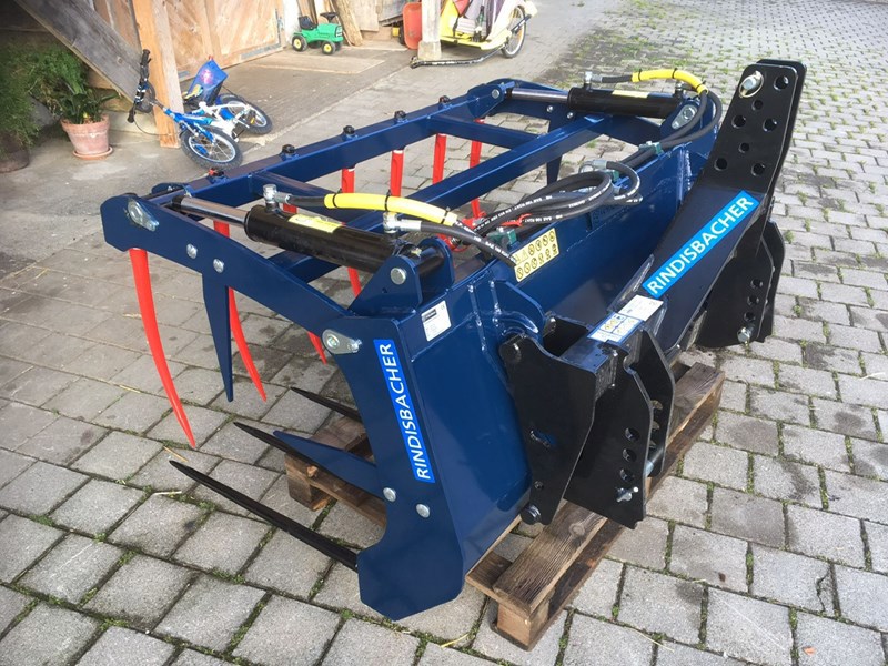 Adapter Euro 8 auf 3-Punkt/Adapteur outils chargeur frontal sur 3-points