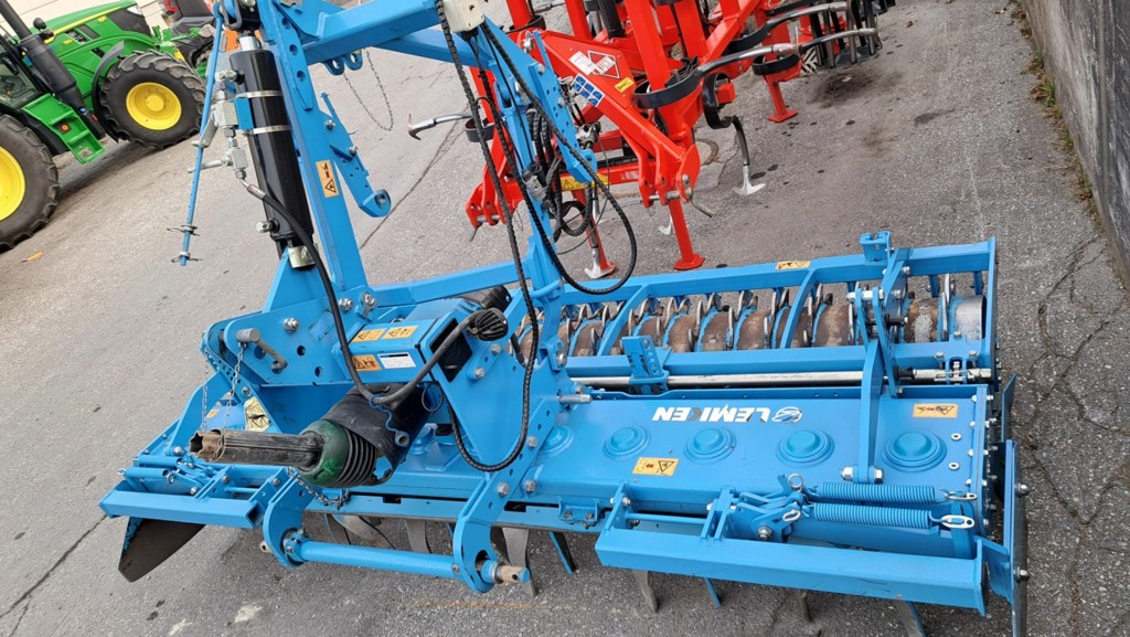 e9f2d0b4-7a6d-465b-bd14-0f2b6adeeca9-PHOTO-2025-12-24-08-16-31 1.jpg