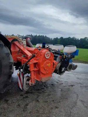 Mais Mulchfräse Sicma mit Monosem Maissähmaschine