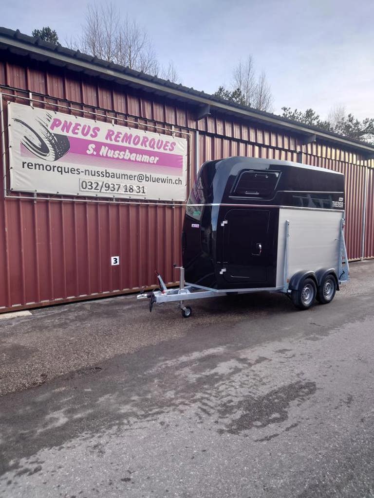 7f97cf3f-1631-4c0e-9975-cbeedf3581d6-APT 2500 Thensa Noir 1.jpg