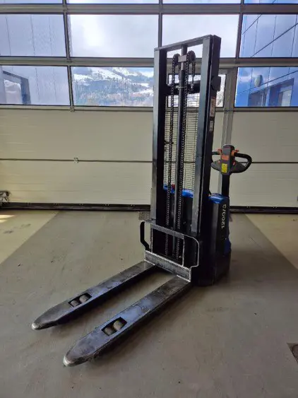 16379339-3b28-4858-a73c-8ea292e4db14-hochubwagen-solid-hub-12003 (1).jpg