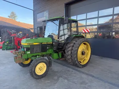 John Deere 1950 mit Doppelrädern