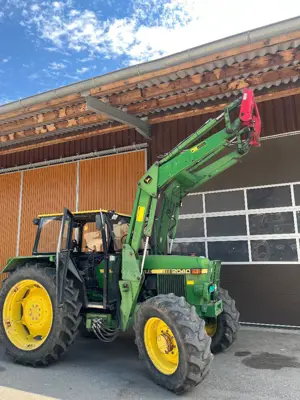 John Deere 2040