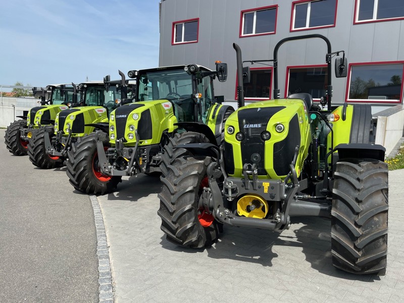 327a7fb7-5404-492a-9dc3-bc9cffaea959-Claas 3.jpg