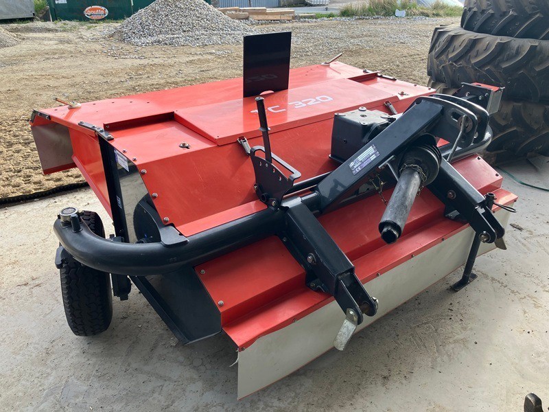 cec2dd27-46b0-48f6-bfea-f7b51ad12e63-Kuhn TC 320 1.jpg