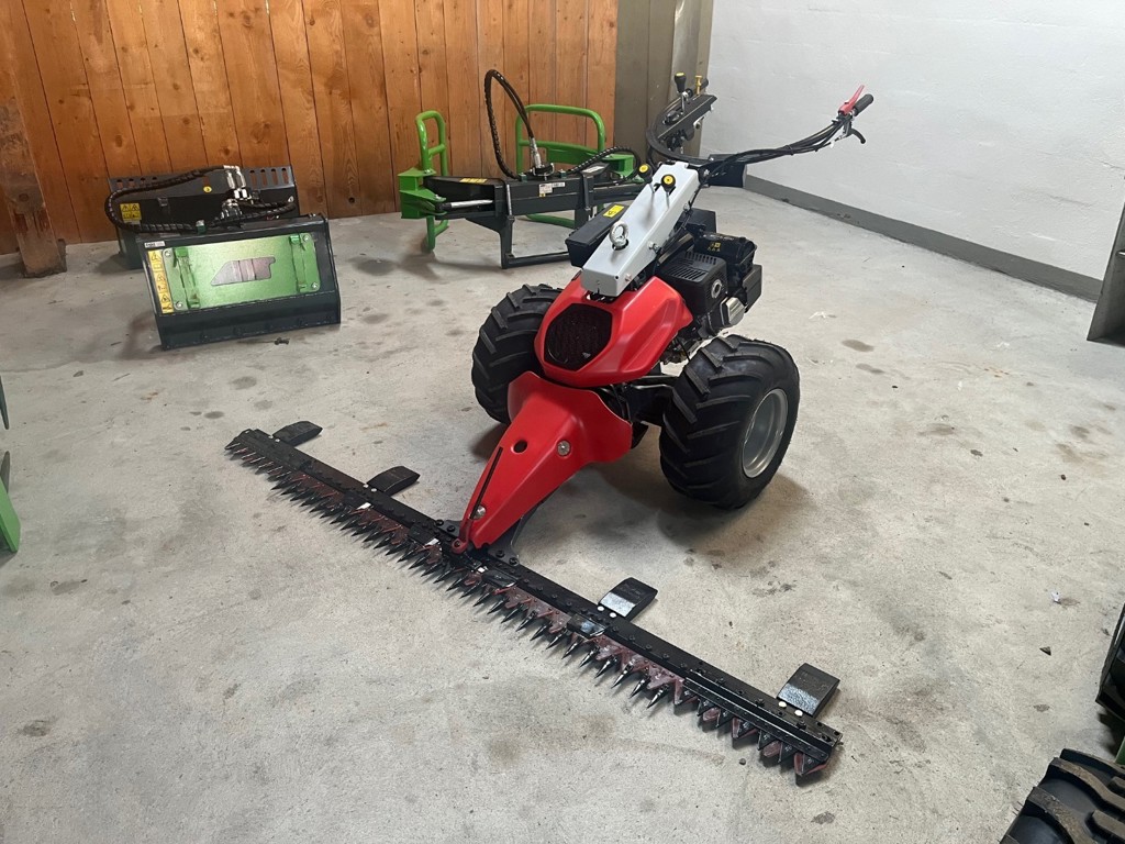 4412fe0b-5a62-415b-8a1b-33aad93a78d1-Aebi CC 130 2.jpg