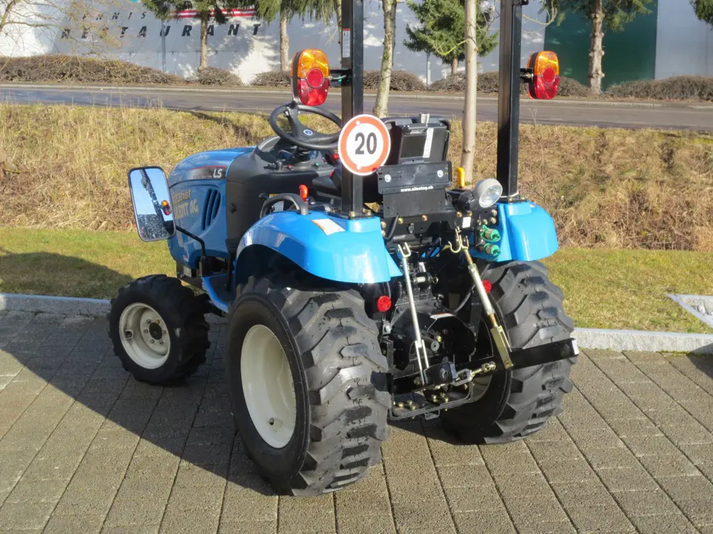 4f3386dd-62c3-45db-ad47-1537095d9bc8-LS 2.jpg