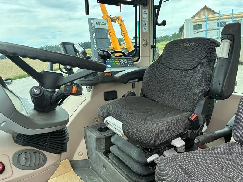 6cb0e72c-99b5-40aa-a9bb-ef0192beb231-Fendt 313 Vario S4 6.jpg