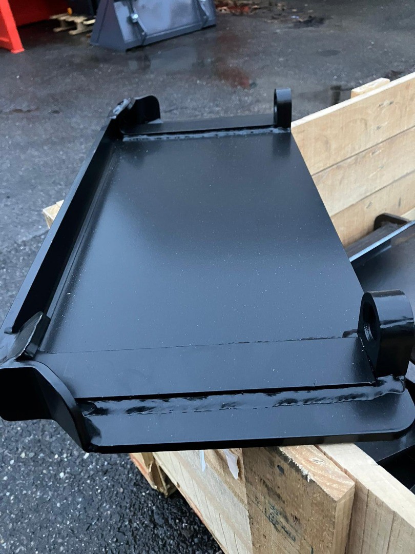 8ad7f49a-1da8-493d-a7cd-0ff132aa7d54-Anschweisskonsole Avant 1.jpg