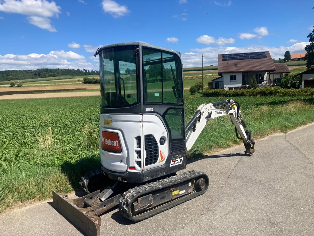 dfc4c3c4-71d3-44d5-b323-25518774d699-Draussen HL.jpg