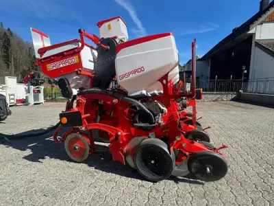 Gaspardo MTR 4r mit 2 × 160l-Düngertank und Micro