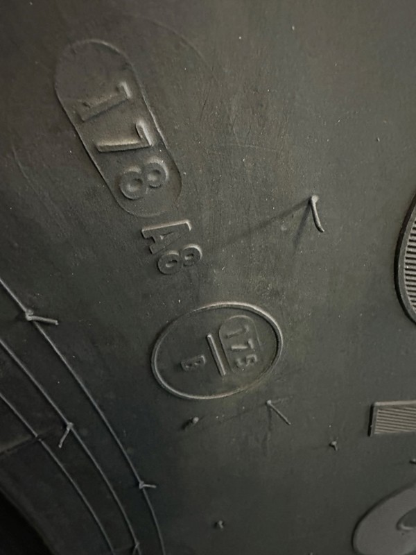 a711cbd0-504f-43c5-8c86-ed9737a56289-Pneu 2.jpg