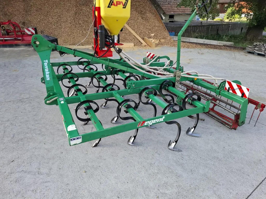 Regent Leichtgrubber Terrakan 3 m