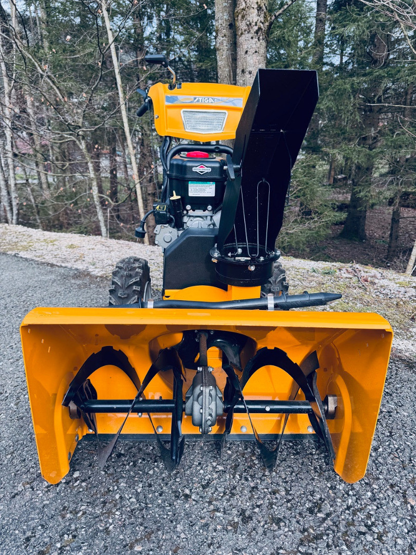 93a44a05-7ca4-4b3e-b746-2ca7de7b8779-Stiga Blizzard (2).jpg