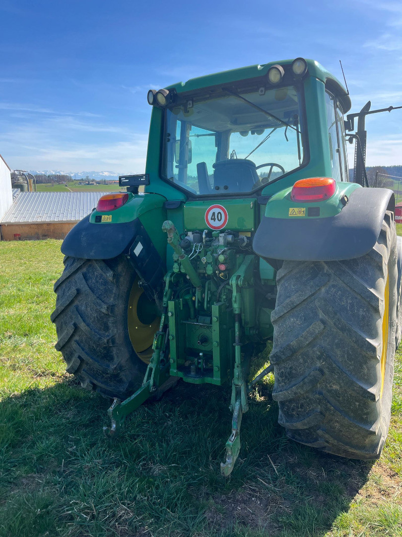 e47a2668-b07b-485f-8c44-b2d0c6a7526c-John Deere Bögli 6420 (5).jpg