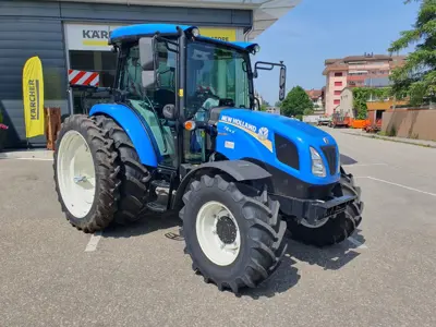 Traktor New Holland T4.75 S mit Doppelrad
