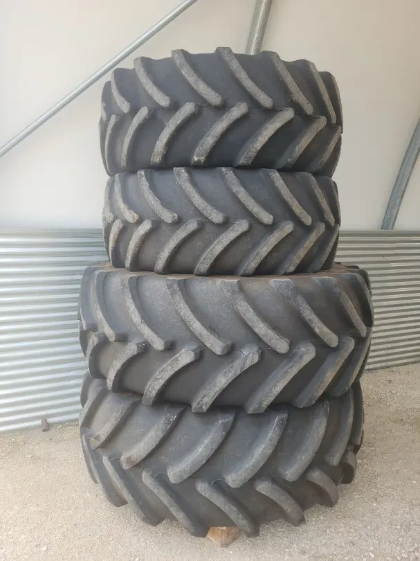 2 roues Avant 540/65 R 28 + 2 roues Arrière 650/65 R 38 - Firestone