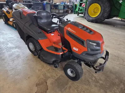 Husqvarna Rasentraktor TC342 kompl.mit Schneepflug