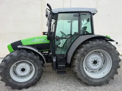 Traktor DEUTZ - FAHR AGROFARM 85