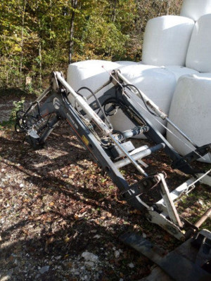Frontlader Faucheux zu New Holland TL