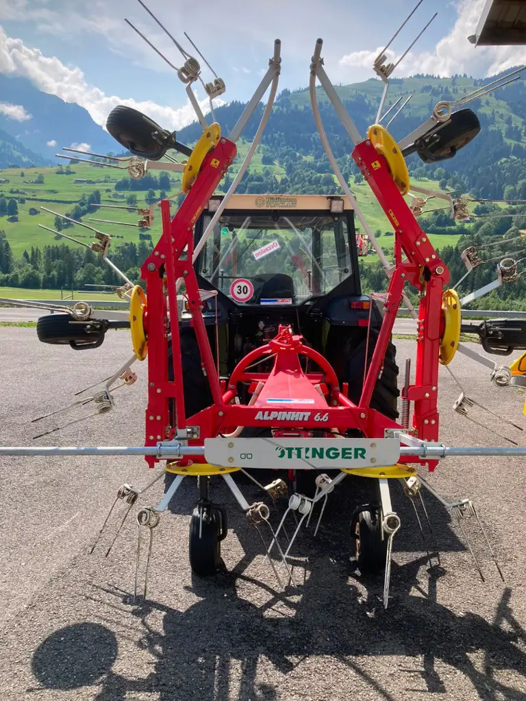 Kreiselheuer Heuwender Pöttinger Alpinhit 6.6 N