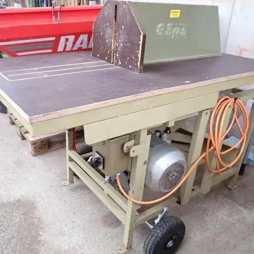 Brennholzfräse mit Spindel