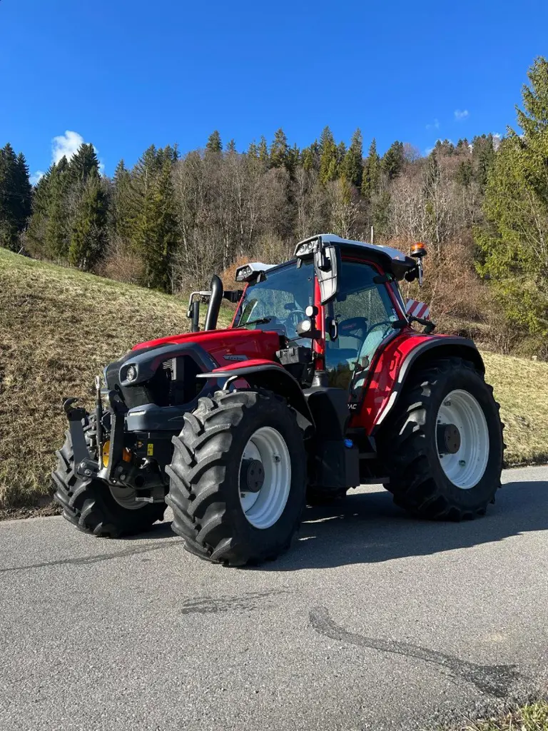Lindner Lintrac 130 Traktor Allradlenkung