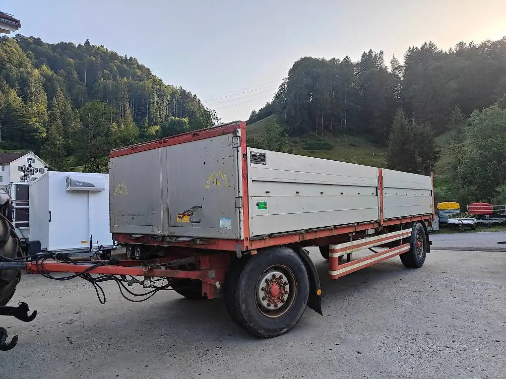 cb6e7f38-ca38-40ef-aa9f-1e66954c8de6-4758208144.jpg