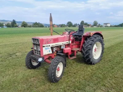 Traktor IHC 633