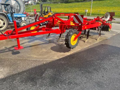 Väderstad Cultus CS 300 gezogen