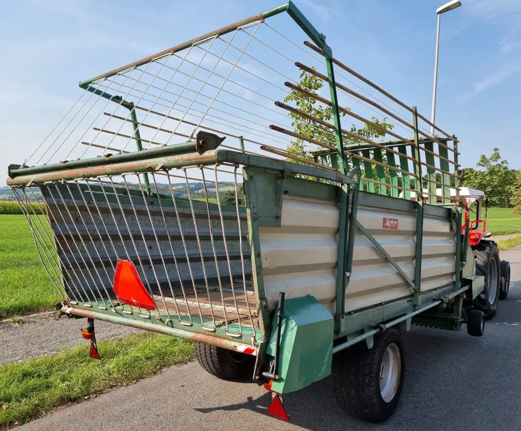 d9ac91a2-8b6a-4917-8aaf-f03644b1d6ca-Hinten Rechts F8.jpg