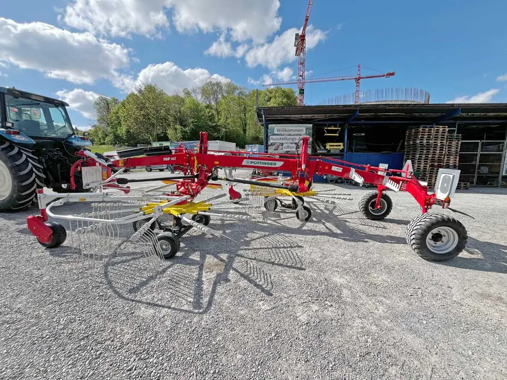 cd391c80-e7ff-4c8d-a136-9ffed0502d40-36370-Pöttinger-Kreiselheuer-Top-662-(2).jpg
