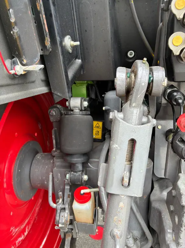 fb7e1df0-be56-4c09-b98c-5d651e45ad77-Fendt 313 Vario S4 5.jpg