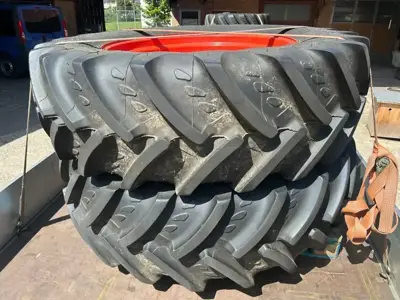 Kompletträder zu Claas Arion 400 oder MF