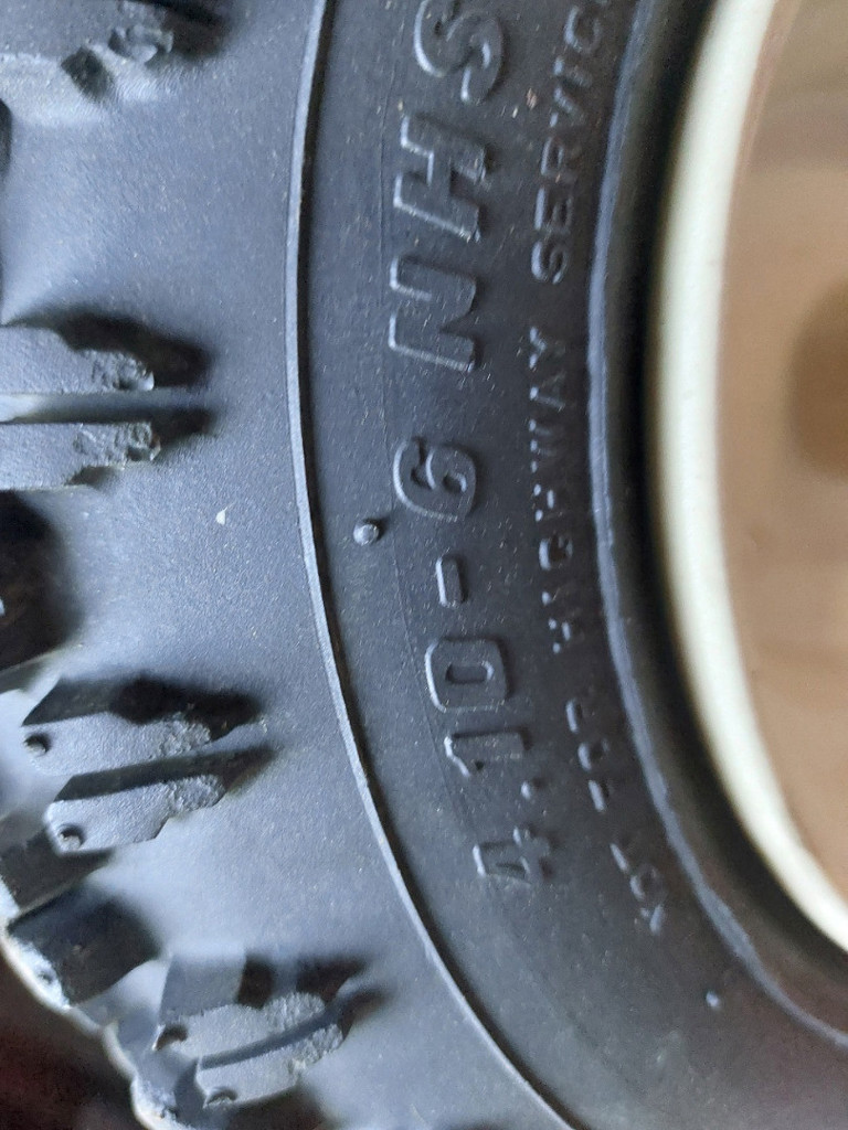 2e92cddb-1c8a-4ab8-9f04-9cd64405b21b-Ariens ST 724 Inconnu (4).jpg