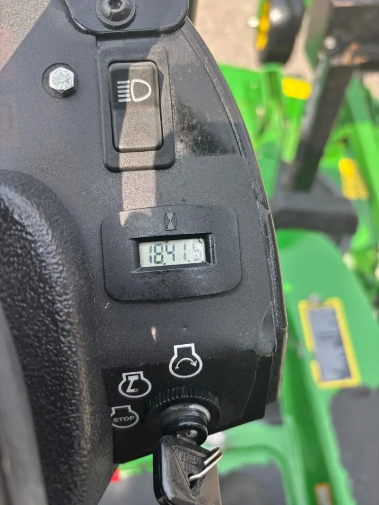 36b7343d-b59b-469f-ad05-953b99af6ef7-john-deere-1565-4wd-aufsitzmaher (5).jpg