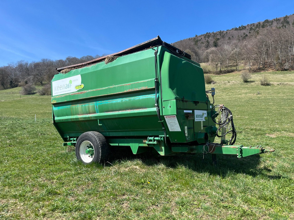 62cd95b3-99df-4b9d-b3b3-86fc7845ac6c-Keenan Sommer (9).jpg